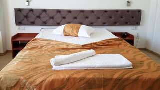 Отель Hotel Alexis Клуж-Напока Стандартный двухместный номер с 1 кроватью-10